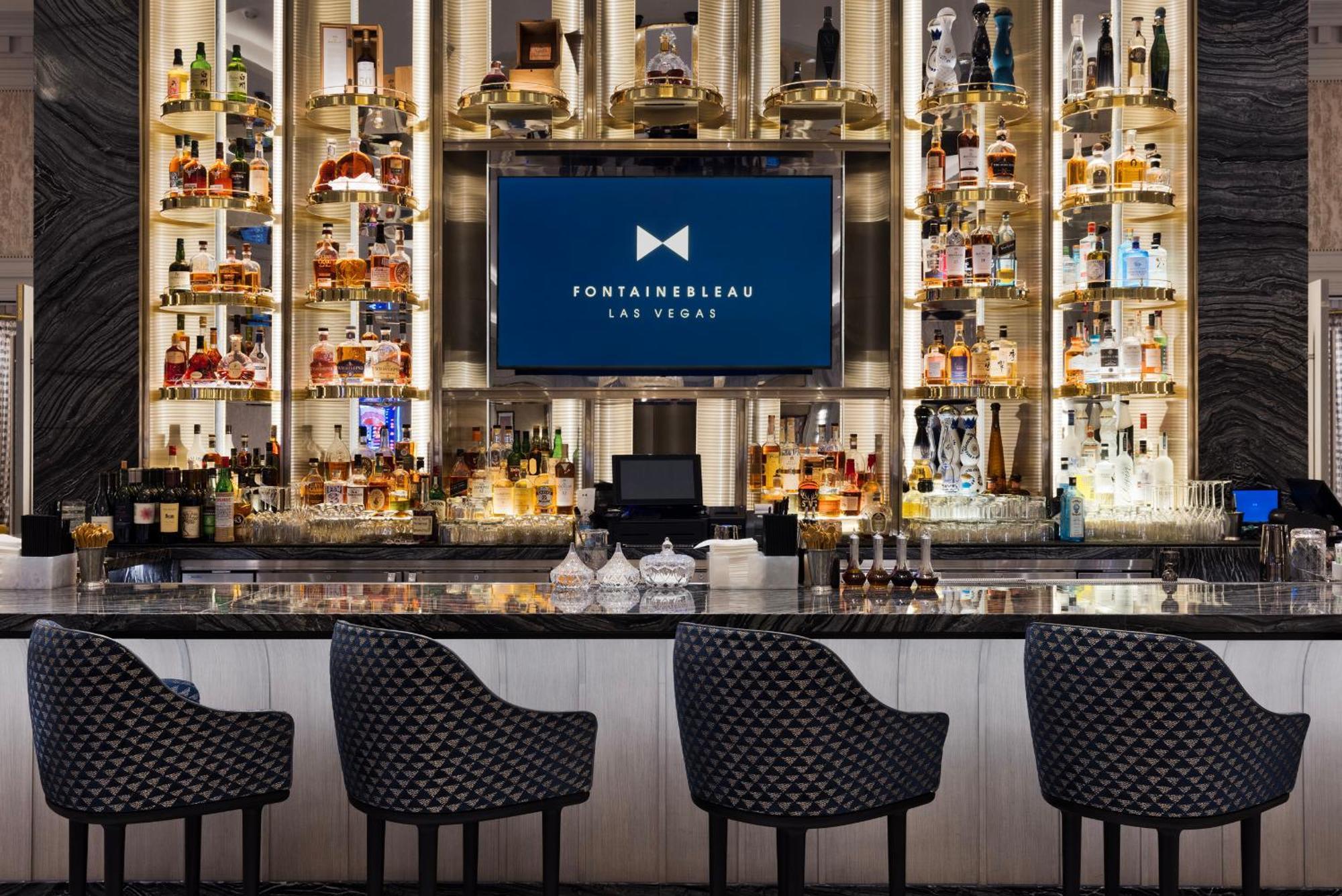 Fontainebleau Las Vegas Kültér fotó The bar at the Fontainebleau Las Vegas