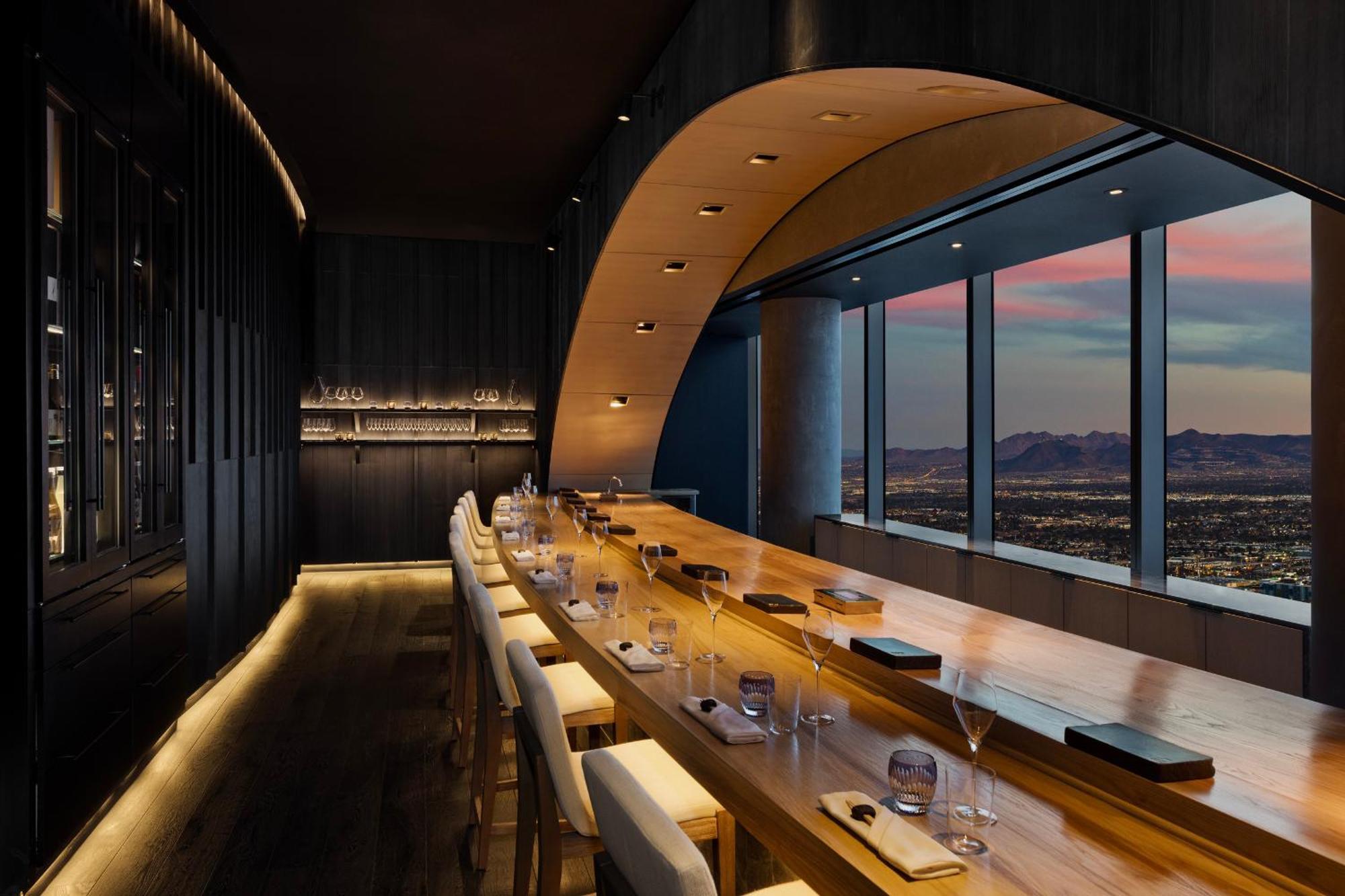 Fontainebleau Las Vegas Kültér fotó The bar at the 63rd floor