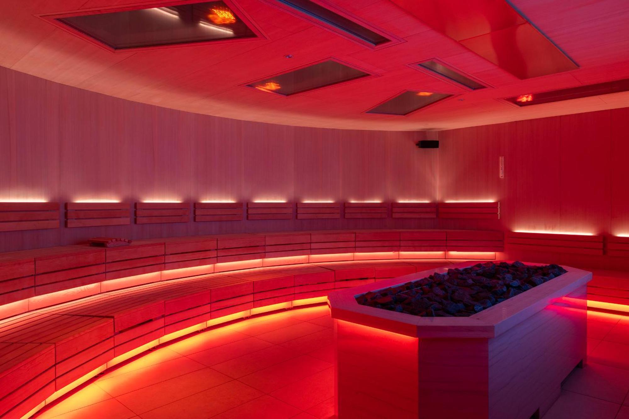 Fontainebleau Las Vegas Kültér fotó A modern Finnish sauna